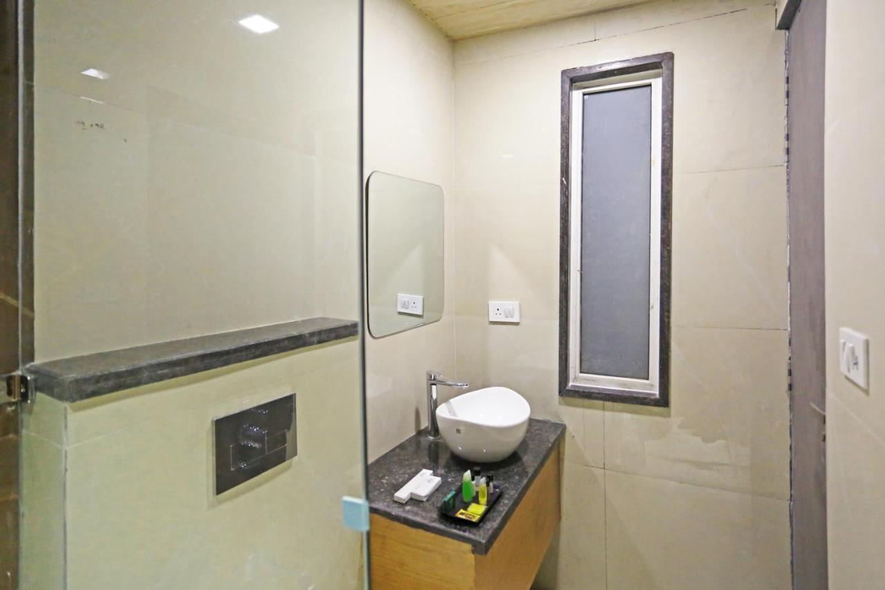 Hotel Apple Villa - Near Delhi Airport With Free Airport Transsfer Új-Delhi Kültér fotó