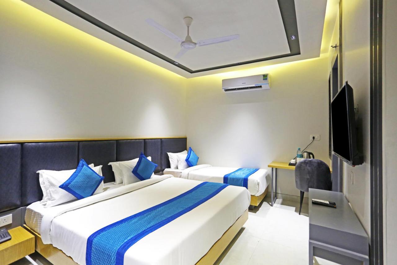 Hotel Apple Villa - Near Delhi Airport With Free Airport Transsfer Új-Delhi Kültér fotó